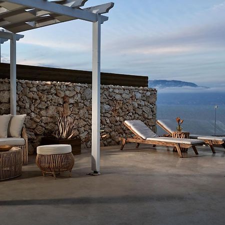 Akron Luxury Suites Korithion Bagian luar foto