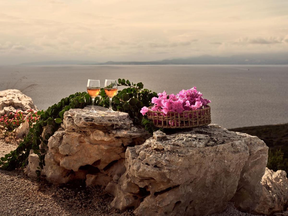 Akron Luxury Suites Korithion Bagian luar foto